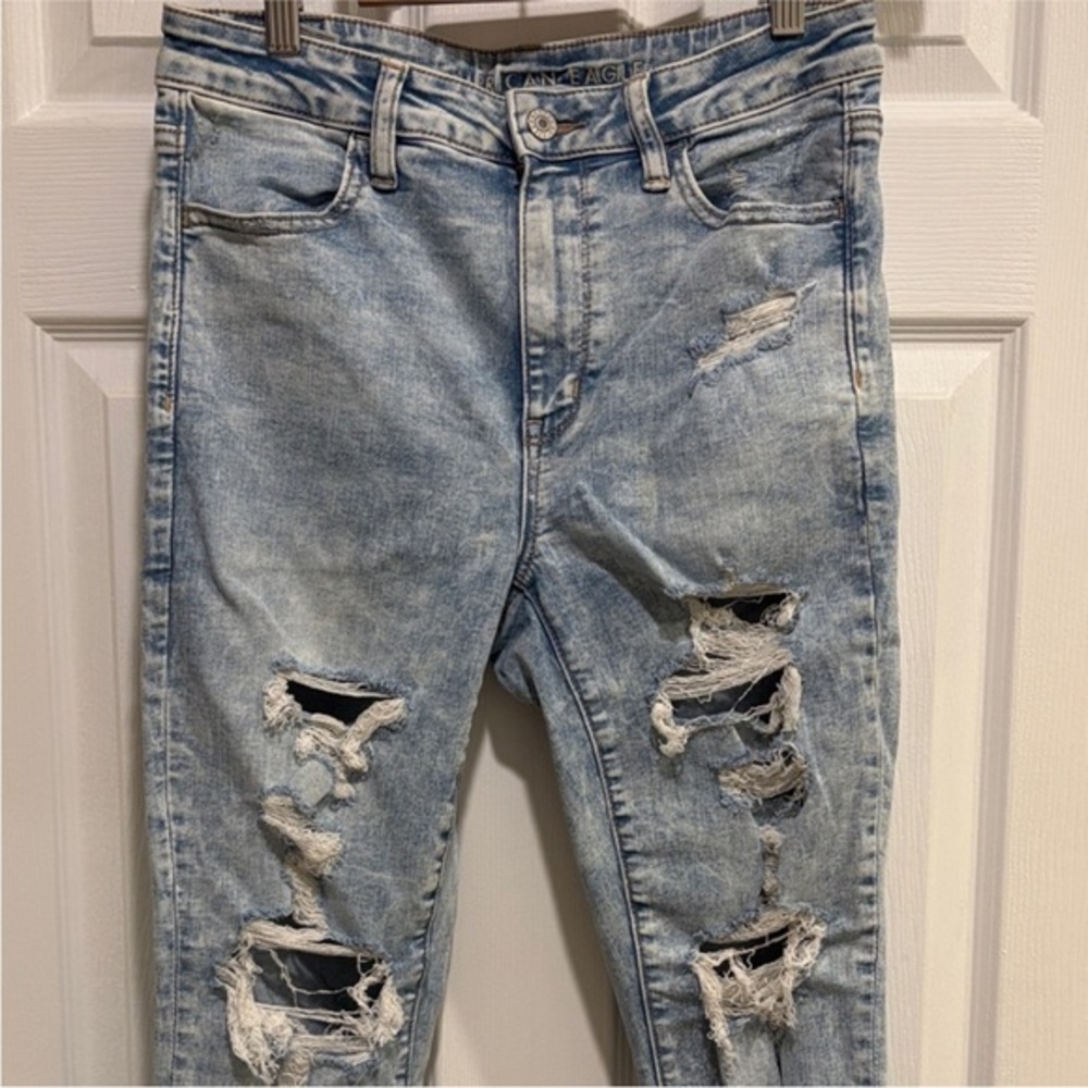 American Eagle Outfitters Women's Light Blue Ripped Skinny Jeans